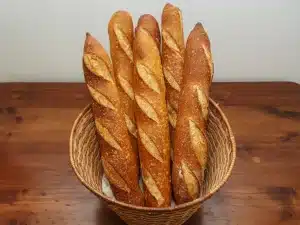 ce boulanger meilleur ouvrier de france est très clair, une baguette ne se mange absolument pas de cette façon
